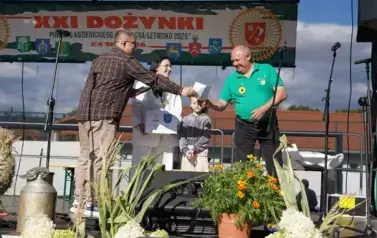 Z SZACUNKIEM DLA CHLEBA, Z DUMĄ O ROLNIKACH 43