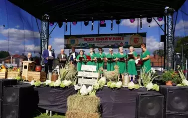 Z SZACUNKIEM DLA CHLEBA, Z DUMĄ O ROLNIKACH 50