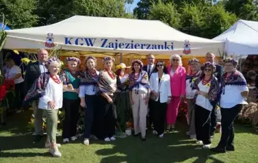 Z SZACUNKIEM DLA CHLEBA, Z DUMĄ O ROLNIKACH 64