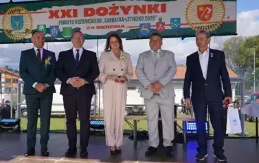 Z SZACUNKIEM DLA CHLEBA, Z DUMĄ O ROLNIKACH 72