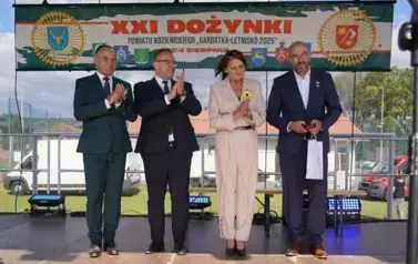 Z SZACUNKIEM DLA CHLEBA, Z DUMĄ O ROLNIKACH 77