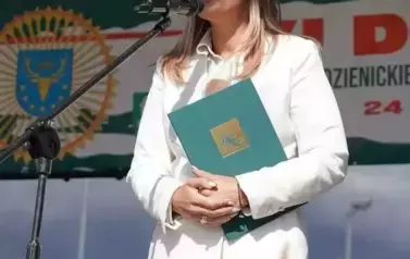 Z SZACUNKIEM DLA CHLEBA, Z DUMĄ O ROLNIKACH 79