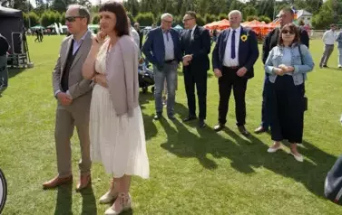 Z SZACUNKIEM DLA CHLEBA, Z DUMĄ O ROLNIKACH 85