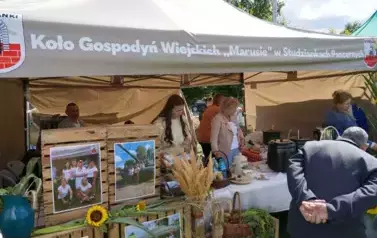 Z SZACUNKIEM DLA CHLEBA, Z DUMĄ O ROLNIKACH 89