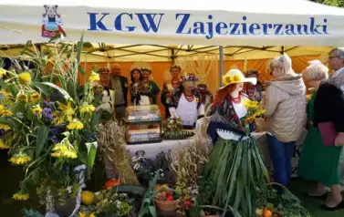 Z SZACUNKIEM DLA CHLEBA, Z DUMĄ O ROLNIKACH 91