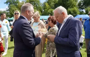 Z SZACUNKIEM DLA CHLEBA, Z DUMĄ O ROLNIKACH 110