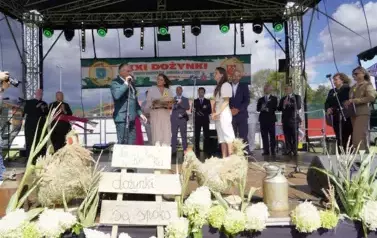 Z SZACUNKIEM DLA CHLEBA, Z DUMĄ O ROLNIKACH 114