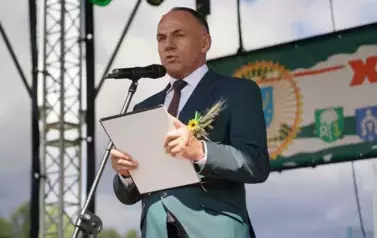 Z SZACUNKIEM DLA CHLEBA, Z DUMĄ O ROLNIKACH 119
