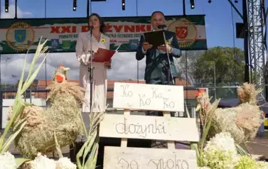 Z SZACUNKIEM DLA CHLEBA, Z DUMĄ O ROLNIKACH 120