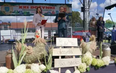 Z SZACUNKIEM DLA CHLEBA, Z DUMĄ O ROLNIKACH 122