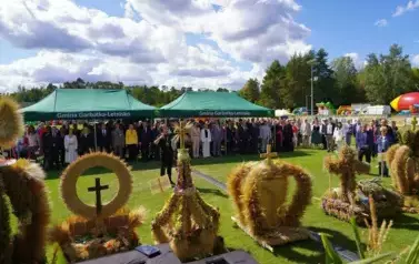Z SZACUNKIEM DLA CHLEBA, Z DUMĄ O ROLNIKACH 124