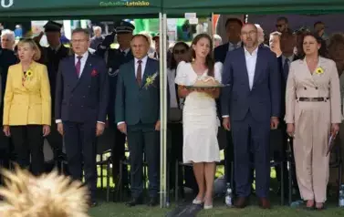 Z SZACUNKIEM DLA CHLEBA, Z DUMĄ O ROLNIKACH 126