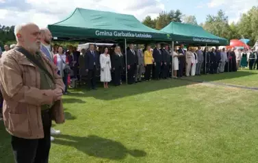 Z SZACUNKIEM DLA CHLEBA, Z DUMĄ O ROLNIKACH 129