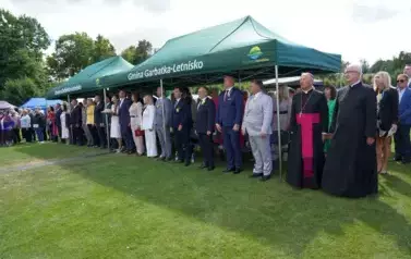 Z SZACUNKIEM DLA CHLEBA, Z DUMĄ O ROLNIKACH 131