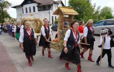 Z SZACUNKIEM DLA CHLEBA, Z DUMĄ O ROLNIKACH 136