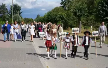 Z SZACUNKIEM DLA CHLEBA, Z DUMĄ O ROLNIKACH 139