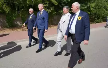 Z SZACUNKIEM DLA CHLEBA, Z DUMĄ O ROLNIKACH 142