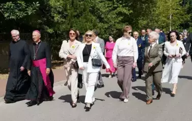 Z SZACUNKIEM DLA CHLEBA, Z DUMĄ O ROLNIKACH 145