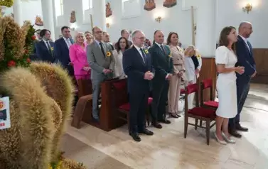 Z SZACUNKIEM DLA CHLEBA, Z DUMĄ O ROLNIKACH 161