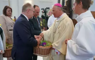 Z SZACUNKIEM DLA CHLEBA, Z DUMĄ O ROLNIKACH 164