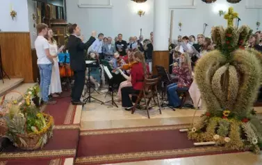 Z SZACUNKIEM DLA CHLEBA, Z DUMĄ O ROLNIKACH 168