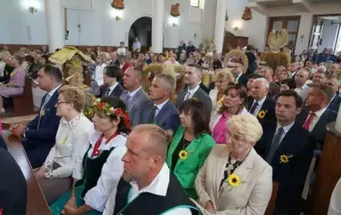 Z SZACUNKIEM DLA CHLEBA, Z DUMĄ O ROLNIKACH 170