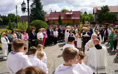 Z SZACUNKIEM DLA CHLEBA, Z DUMĄ O ROLNIKACH 178