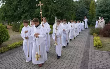 Z SZACUNKIEM DLA CHLEBA, Z DUMĄ O ROLNIKACH 181