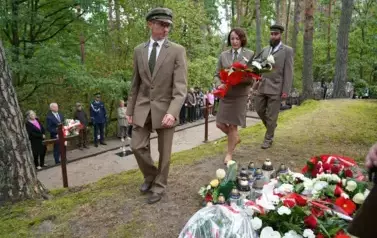 UCZCILI PAMIĘĆ PODPORUCZNIKA MICHAŁA GUMIŃSKIEGO &bdquo;CEZARA&rdquo; 7