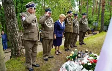 UCZCILI PAMIĘĆ PODPORUCZNIKA MICHAŁA GUMIŃSKIEGO &bdquo;CEZARA&rdquo; 9