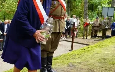 UCZCILI PAMIĘĆ PODPORUCZNIKA MICHAŁA GUMIŃSKIEGO &bdquo;CEZARA&rdquo; 11