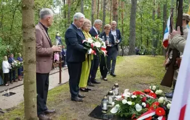 UCZCILI PAMIĘĆ PODPORUCZNIKA MICHAŁA GUMIŃSKIEGO &bdquo;CEZARA&rdquo; 12