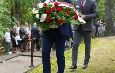 UCZCILI PAMIĘĆ PODPORUCZNIKA MICHAŁA GUMIŃSKIEGO &bdquo;CEZARA&rdquo; 14