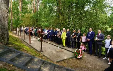UCZCILI PAMIĘĆ PODPORUCZNIKA MICHAŁA GUMIŃSKIEGO &bdquo;CEZARA&rdquo; 17