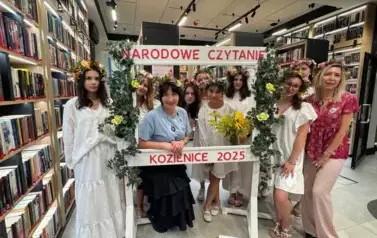 NARODOWE CZYTANIE 2025 W KOZIENICACH &ndash; HOŁD DLA TW&Oacute;RCZOŚCI JANA KOCHANOWSKIEGO 1