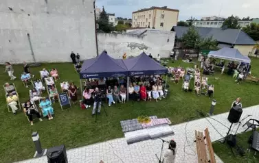 NARODOWE CZYTANIE 2025 W KOZIENICACH &ndash; HOŁD DLA TW&Oacute;RCZOŚCI JANA KOCHANOWSKIEGO 10