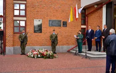PATRIOTYCZNA NIEDZIELA W GNIEWOSZOWIE &ndash; UROCZYSTOŚCI KU CZCI LOTNIK&Oacute;W 1