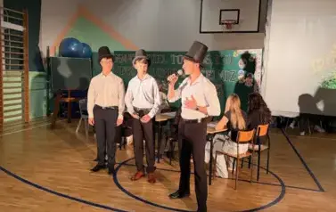 &bdquo;NAUCZYCIEL TO KTOŚ, KTO WIDZI W TOBIE WIĘCEJ, NIŻ TY SAM WIDZISZ!&rdquo; - ZIELONE LO ŚWIĘTUJE DZIEŃ EDUKACJI NARODOWEJ 3