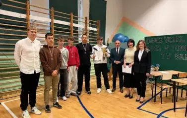 &bdquo;NAUCZYCIEL TO KTOŚ, KTO WIDZI W TOBIE WIĘCEJ, NIŻ TY SAM WIDZISZ!&rdquo; - ZIELONE LO ŚWIĘTUJE DZIEŃ EDUKACJI NARODOWEJ 11