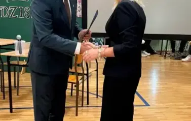&bdquo;NAUCZYCIEL TO KTOŚ, KTO WIDZI W TOBIE WIĘCEJ, NIŻ TY SAM WIDZISZ!&rdquo; - ZIELONE LO ŚWIĘTUJE DZIEŃ EDUKACJI NARODOWEJ 13