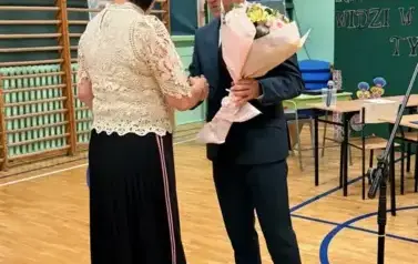 &bdquo;NAUCZYCIEL TO KTOŚ, KTO WIDZI W TOBIE WIĘCEJ, NIŻ TY SAM WIDZISZ!&rdquo; - ZIELONE LO ŚWIĘTUJE DZIEŃ EDUKACJI NARODOWEJ 14