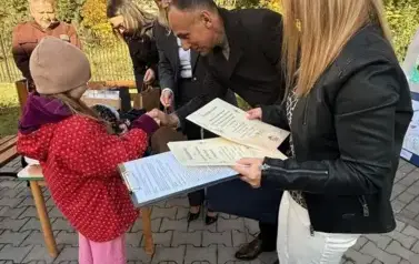 &bdquo;KRAINA 5 ZMYSŁ&Oacute;W&rdquo; JUŻ OTWARTA! NOWY OGR&Oacute;D SENSORYCZNY I ŚWIĘTO EDUKACJI W PORADNI 18