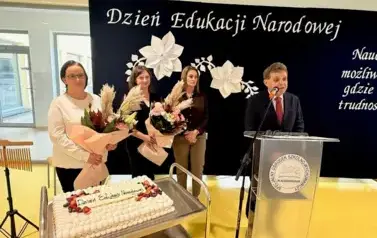 WYCHOWAWCOM I NAUCZYCIELOM - Z WDZIĘCZNOŚCIĄ I SERCEM - ŚWIĘTO EDUKACJI W SOSW 4