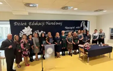 WYCHOWAWCOM I NAUCZYCIELOM - Z WDZIĘCZNOŚCIĄ I SERCEM - ŚWIĘTO EDUKACJI W SOSW 5