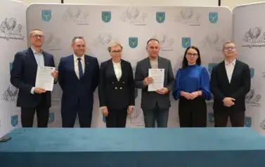 PODPISANO UMOWĘ NA TERMOMODERNIZACJĘ ZESPOŁU SZK&Oacute;Ł NR 1 IM. LEGION&Oacute;W POLSKICH W KOZIENICACH  2