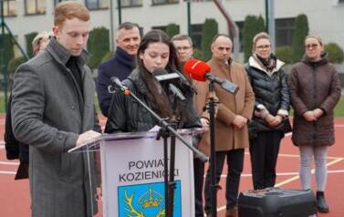 2025.12.15 - PRZEBUDOWANE BOISKO PRZY ZS NR 1 JUŻ SŁUŻY UCZNIOM 7