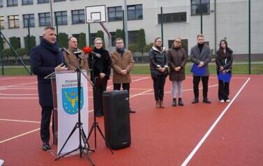 2025.12.15 - PRZEBUDOWANE BOISKO PRZY ZS NR 1 JUŻ SŁUŻY UCZNIOM 11