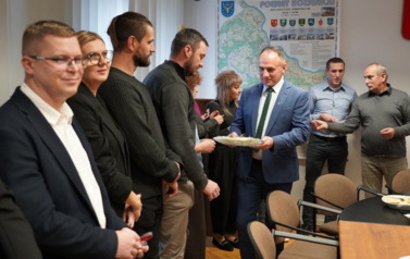 2025.12.19 - BOŻONARODZENIOWY NASTR&Oacute;J W STAROSTWIE POWIATOWYM W KOZIENICACH  4