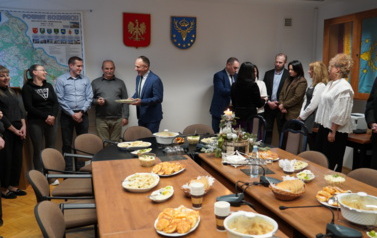 2025.12.19 - BOŻONARODZENIOWY NASTR&Oacute;J W STAROSTWIE POWIATOWYM W KOZIENICACH  5