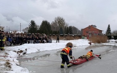 2026.01.15 - ZIMOWE ĆWICZENIA RATOWNICZE STRAŻAK&Oacute;W 22